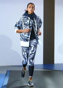 Adidas by Stella McCartney (52 фото): кросівки, жіночі рюкзаки, сумки, шорти, легінси та інший одяг
