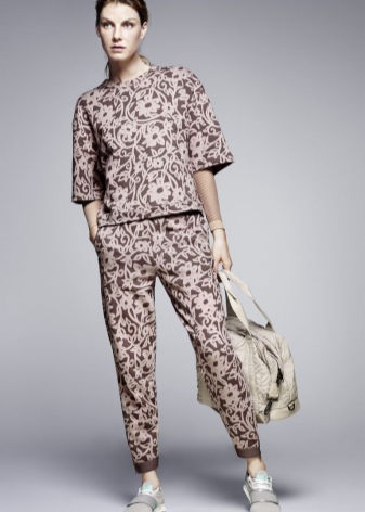 Adidas by Stella McCartney (52 фото): кросівки, жіночі рюкзаки, сумки, шорти, легінси та інший одяг