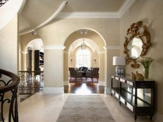 Арка в коридорі (61 фото): як оформити арку з гіпсокартону між передпокоєм і кухнею? Дизайнерські ідеї та особливості обробки