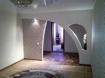 Арка в коридорі (61 фото): як оформити арку з гіпсокартону між передпокоєм і кухнею? Дизайнерські ідеї та особливості обробки