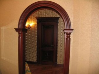 Арка в коридорі (61 фото): як оформити арку з гіпсокартону між передпокоєм і кухнею? Дизайнерські ідеї та особливості обробки