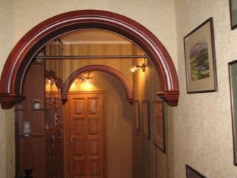 Арка в коридорі (61 фото): як оформити арку з гіпсокартону між передпокоєм і кухнею? Дизайнерські ідеї та особливості обробки