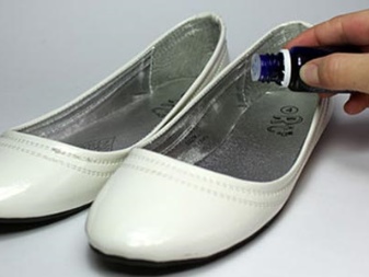 Білі туфлі на підборах (59 фото): жіночі моделі на низькому каблуці, з чим носити туфлі на маленькому і на великому підборах