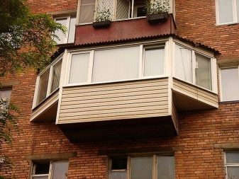 Балкон з виносом (58 фото): металевий балкон з виносом по підлозі і підвіконню. Чи потрібен дозвіл на виносну лоджію?