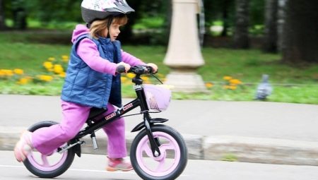 Беговел для дітей від 3 років: як вибрати велобіг від і беговел-мотоцикл для дівчаток і хлопчиків? Рейтинг кращих