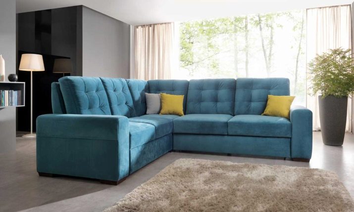 Блакитні дивани (55 фото): кутовий, розкладний і єврокнижка в дизайні інтер’єру кімнати, велюровий та інші