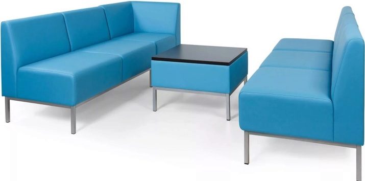 Блакитні дивани (55 фото): кутовий, розкладний і єврокнижка в дизайні інтер’єру кімнати, велюровий та інші