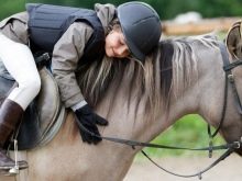 Бриджі для верхової їзди: як вибрати дитячі та жіночі брюки для зимової та літньої верхової їзди? Що робити, якщо бриджі задираються вгору?
