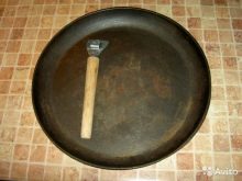 Чапельник (14 фото): опис рогачів для сковороди. Як вибрати тримач для сковорідок?