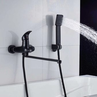 Чорні змішувачі для ванної: огляд моделей чорного кольору на борт ванни і інші, їх особливості, переваги та недоліки