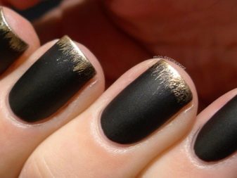 Чорний з золотом манікюр (56 фото): дизайн матових нігтів з золотистому, манікюр в чорному кольорі з блискітками