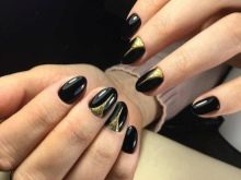 Чорний з золотом манікюр (56 фото): дизайн матових нігтів з золотистому, манікюр в чорному кольорі з блискітками
