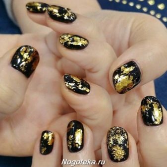 Чорний з золотом манікюр (56 фото): дизайн матових нігтів з золотистому, манікюр в чорному кольорі з блискітками