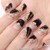 Чорний з золотом манікюр (56 фото): дизайн матових нігтів з золотистому, манікюр в чорному кольорі з блискітками