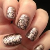 Чорний з золотом манікюр (56 фото): дизайн матових нігтів з золотистому, манікюр в чорному кольорі з блискітками