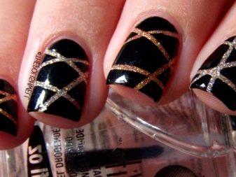 Чорний з золотом манікюр (56 фото): дизайн матових нігтів з золотистому, манікюр в чорному кольорі з блискітками