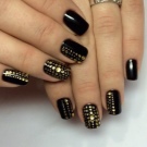 Чорний з золотом манікюр (56 фото): дизайн матових нігтів з золотистому, манікюр в чорному кольорі з блискітками