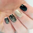 Чорний з золотом манікюр (56 фото): дизайн матових нігтів з золотистому, манікюр в чорному кольорі з блискітками