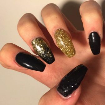 Чорний з золотом манікюр (56 фото): дизайн матових нігтів з золотистому, манікюр в чорному кольорі з блискітками