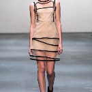 Christopher Kane (39 фото): сережки і мюли, а також модний одяг та взуття