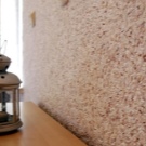 Декоративна штукатурка в спальні (39 фото): варіанти обробки стін. Як в інтер’єрі квартири виглядає венеціанська штукатурка? Який матеріал вибрати для внутрішніх робіт?