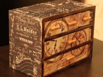 Декупаж скриньки (26 фото): творчі ідеї для декупажу дерев’яної шкатулки своїми руками, майстер-клас з декупажу книги-шкатулки, заготовки для декупажу в стилі вінтаж