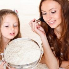 Дитяча декоративна косметика: набори для дівчаток від Bondibon Eva Moda і Totally Fashion, Markwins International і інші великі набори для дітей