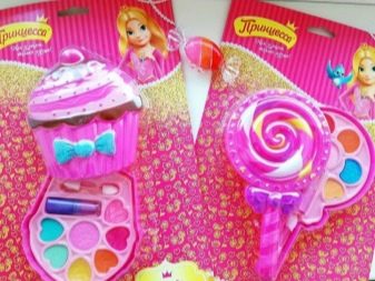 Дитяча косметика «Принцеса»: огляд подарункових наборів для маленьких дівчаток, особливості декоративної косметики для дітей