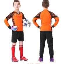 Дитяча термобілизна для футболу: вибираємо компресійну одяг для занять спортом, огляд спортивних моделей для дітей-футболістів