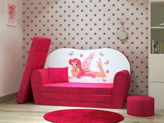 Дитячий диван (84 фото): особливості вибору дивана-тахти і дивани-ліжка в кімнату для дітей, диван-трансформер з системою «акордеон» і «єврокнижка»