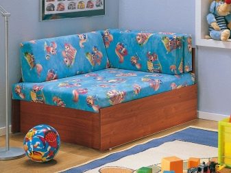 Дитячий диван (84 фото): особливості вибору дивана-тахти і дивани-ліжка в кімнату для дітей, диван-трансформер з системою «акордеон» і «єврокнижка»