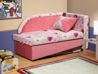 Дитячий диван (84 фото): особливості вибору дивана-тахти і дивани-ліжка в кімнату для дітей, диван-трансформер з системою «акордеон» і «єврокнижка»