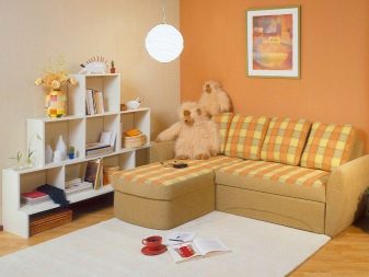 Дитячий диван (84 фото): особливості вибору дивана-тахти і дивани-ліжка в кімнату для дітей, диван-трансформер з системою «акордеон» і «єврокнижка»