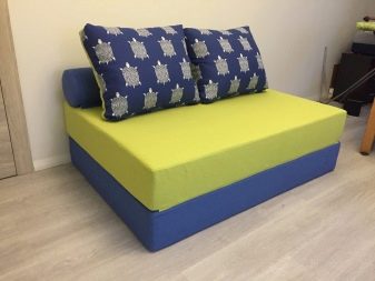 Дитячий диван (84 фото): особливості вибору дивана-тахти і дивани-ліжка в кімнату для дітей, диван-трансформер з системою «акордеон» і «єврокнижка»