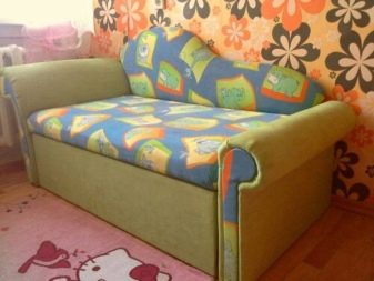 Дитячий диван (84 фото): особливості вибору дивана-тахти і дивани-ліжка в кімнату для дітей, диван-трансформер з системою «акордеон» і «єврокнижка»