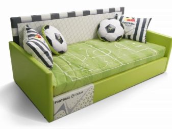 Дитячий диван (84 фото): особливості вибору дивана-тахти і дивани-ліжка в кімнату для дітей, диван-трансформер з системою «акордеон» і «єврокнижка»