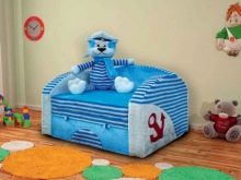 Дитячий диван (84 фото): особливості вибору дивана-тахти і дивани-ліжка в кімнату для дітей, диван-трансформер з системою «акордеон» і «єврокнижка»