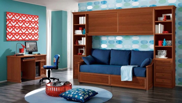 Дитячий диван (84 фото): особливості вибору дивана-тахти і дивани-ліжка в кімнату для дітей, диван-трансформер з системою «акордеон» і «єврокнижка»