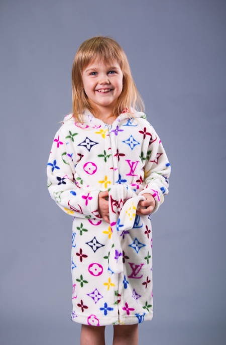Дитячий халат з капюшоном (46 фото): моделі для дівчаток на блискавці