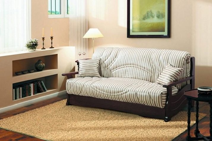 Дивани для маленької кімнати (54 фото): як вибрати компактні стильні дивани для малогабаритних квартир? Невеликі розкладні та інші дивани в інтер’єрі