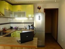 Дизайн кухні 9 квадратних метрів з холодильником (67 фото): цікаві проекти і варіанти інтер’єру. Як розмістити необхідну меблі?