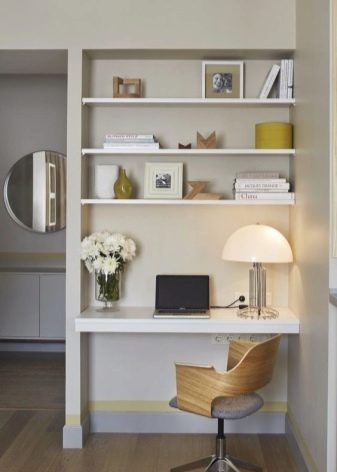 Дизайн спальні 14 кв. м (87 фото): інтер’єр і планування прямокутної кімнати, проект спальні-вітальні в сучасному стилі, розстановка меблів та зонування простору