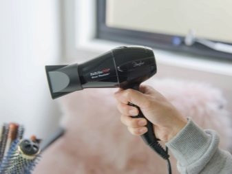 Дорожні фени: огляд маленьких фенів для волосся зі складаним ручкою, кращі міні-моделі