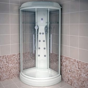 Душові кабіни з дахом: кабіни висотою 190-200 см і 210 см, 80х80 см і 90х90 см, інші моделі закритого типу
