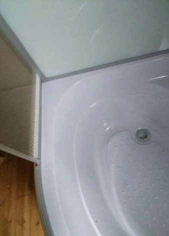 Душова кабіна 100х80: особливості, огляд моделей з глибоким і низьким піддоном на ліву і праву сторони