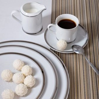 Елітна посуд: опис золотий посуду преміум-класу та брендового посуду з інших матеріалів. Огляд брендів, що виробляють посуд класу люкс