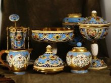 Елітна посуд: опис золотий посуду преміум-класу та брендового посуду з інших матеріалів. Огляд брендів, що виробляють посуд класу люкс