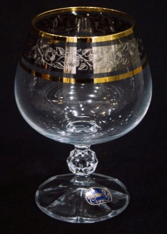 Елітна посуд: опис золотий посуду преміум-класу та брендового посуду з інших матеріалів. Огляд брендів, що виробляють посуд класу люкс