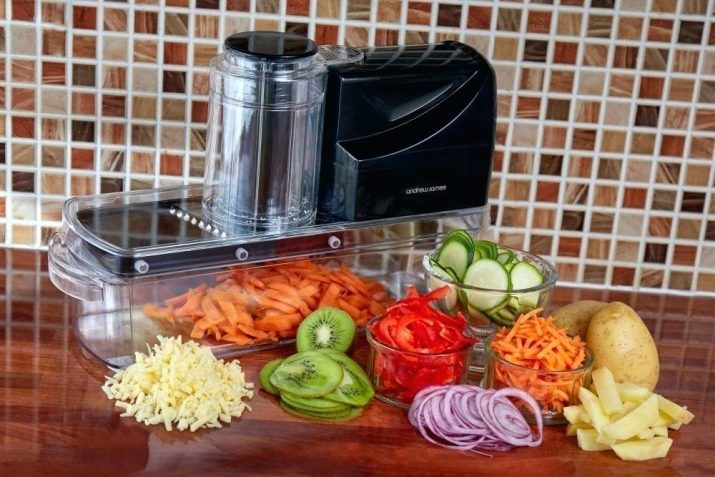Електричні овочерізки: професійні моделі для будинку і їдальні, электротерка і электрошинковка з насадками для нарізки кубиками, рейтинг кращої побутової техніки