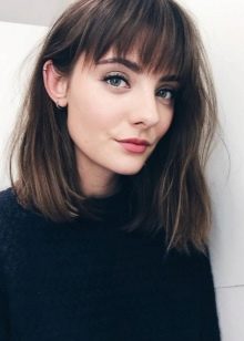 Філіруваний чубчик (93 фото): як правильно зробити косу, пряму і проріджену чубок на бік в домашніх умовах звичайними та філірувальними ножицями?